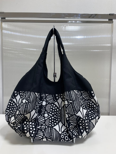 バタフライプリント バルーンバッグ(ブラック×ホワイト)