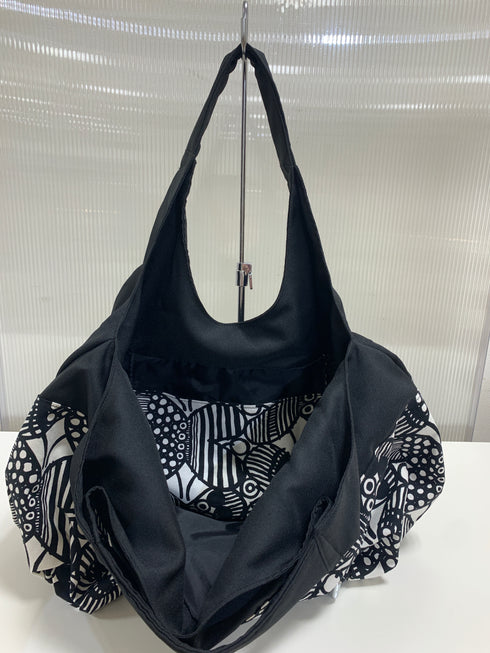 バタフライプリント バルーンバッグ(ブラック×ホワイト)